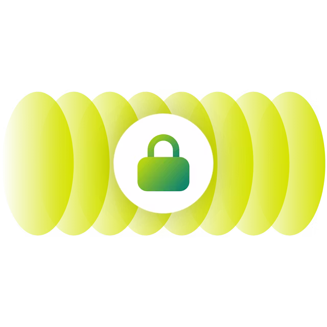 Зеленая рябь с закрепленным на ней замком.