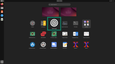 Linux quick access panel, showing how to access the Settings app.