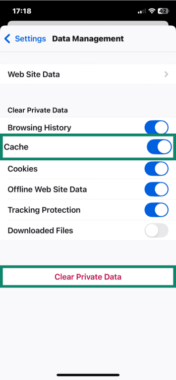 Firefox on iOS with Data Management settings open and Cache option highlighted
