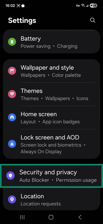 Android settings menu with Security and privacy highlighted.